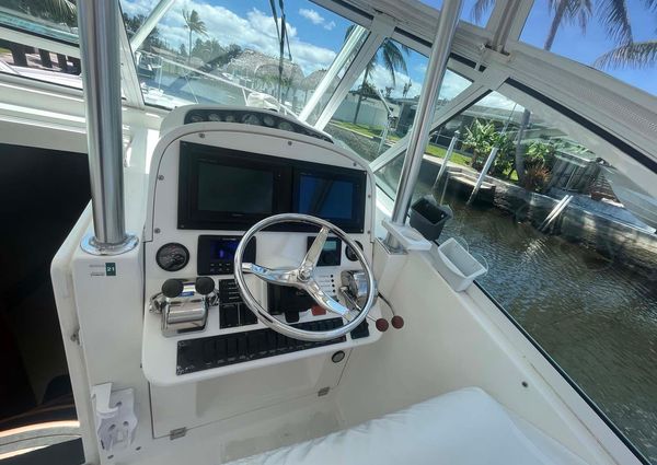 Luhrs 36 Open image