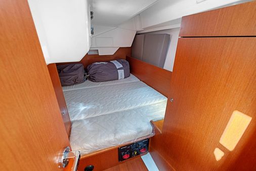 Beneteau Oceanis 38.1 image