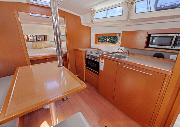 Beneteau Oceanis 38.1 image