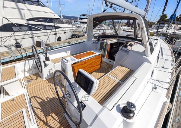 Beneteau Oceanis 38.1 image