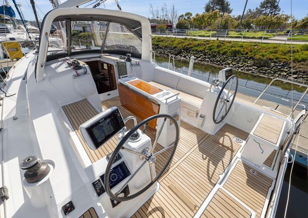 Beneteau Oceanis 38.1 image