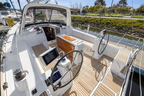 Beneteau Oceanis 38.1 image