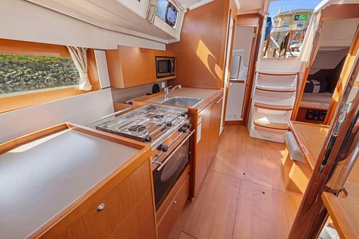 Beneteau Oceanis 38.1 image