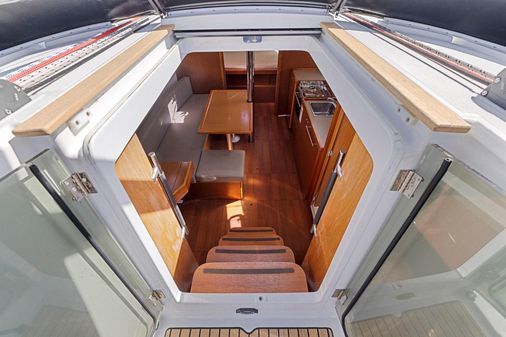 Beneteau Oceanis 38.1 image