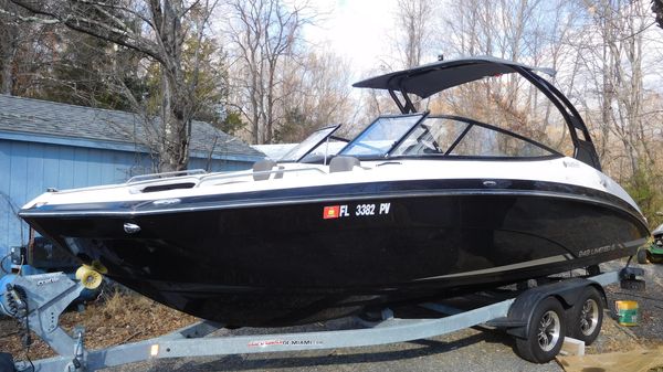 Yamaha Boats 242 Limited S