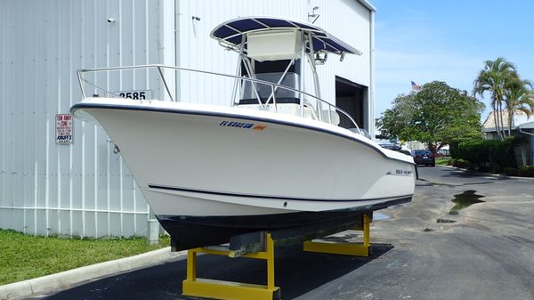Sea Hunt Triton 232 