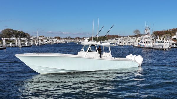 Yellowfin 39 image