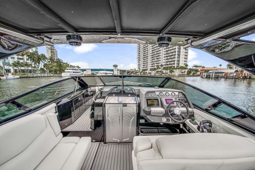 Cruisers-yachts 338-BOW-RIDER image