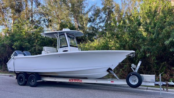 Sea Hunt Gamefish 27 with Coffin Box 