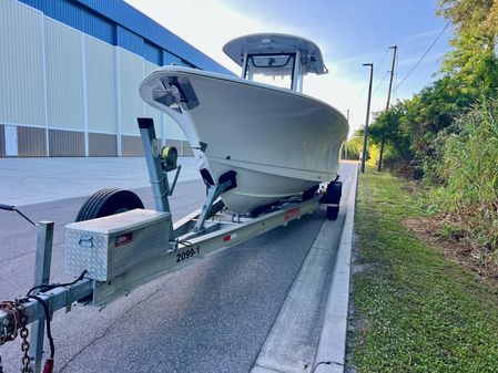 Sea-hunt GAMEFISH-27-WITH-COFFIN-BOX image