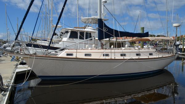 Island Packet 40