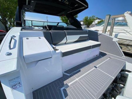 Cruisers-yachts 38-GLS-OB image