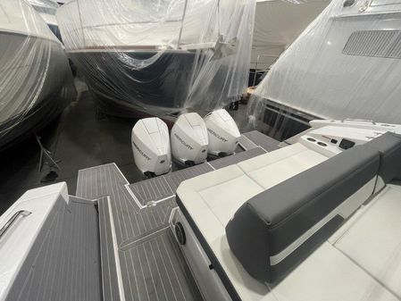 Cruisers-yachts 38-GLS-OB image