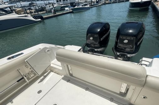 Boston Whaler 250 Outrage image