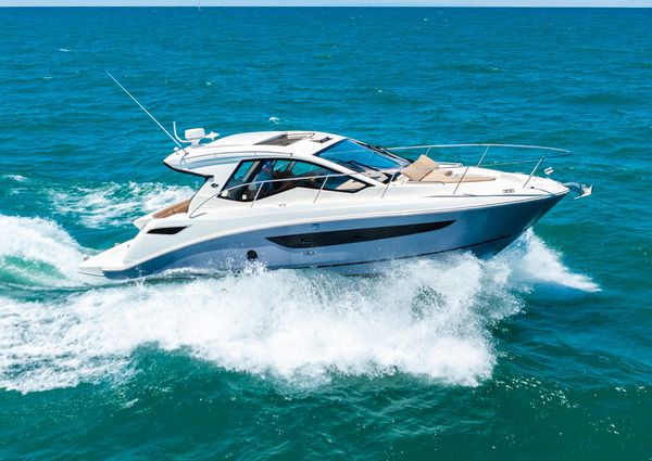 Sea Ray Sundancer 350 Coupe image