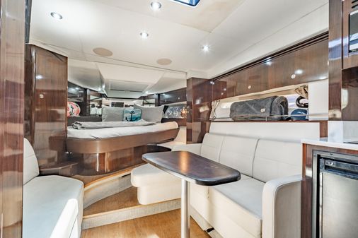 Sea Ray Sundancer 350 Coupe image