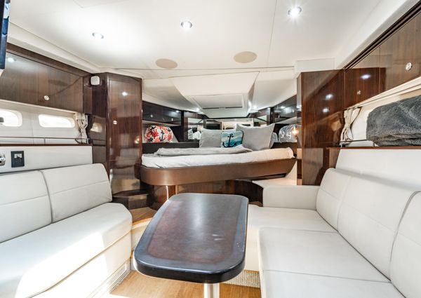 Sea Ray Sundancer 350 Coupe image