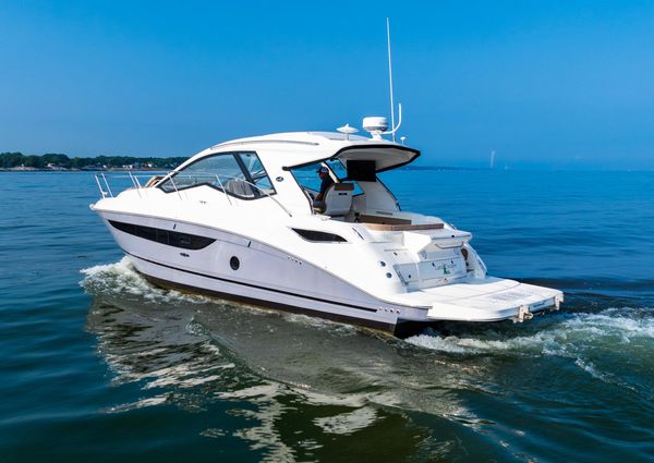 Sea Ray Sundancer 350 Coupe image