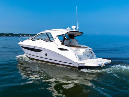 Sea Ray Sundancer 350 Coupe image