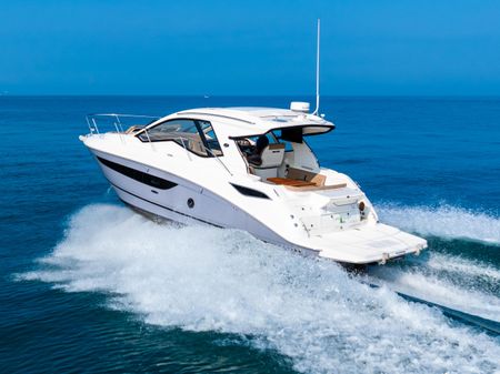 Sea Ray Sundancer 350 Coupe image