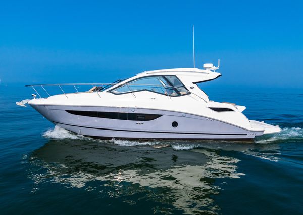 Sea Ray Sundancer 350 Coupe image