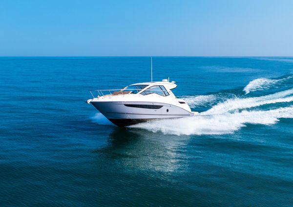 Sea Ray Sundancer 350 Coupe image