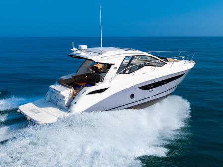 Sea Ray Sundancer 350 Coupe image