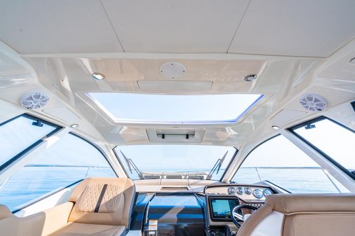 Sea Ray Sundancer 350 Coupe image