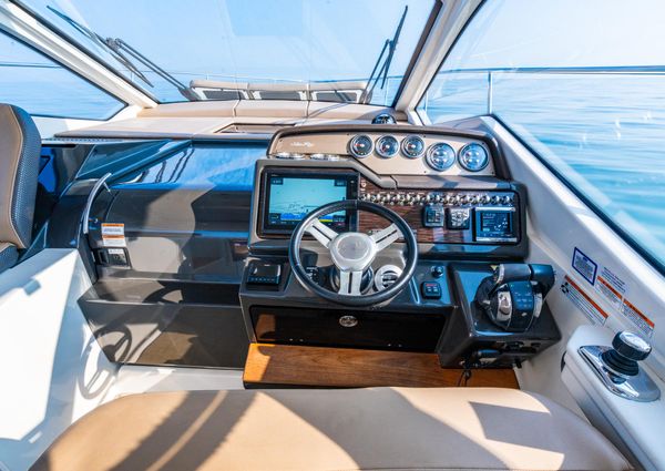 Sea Ray Sundancer 350 Coupe image