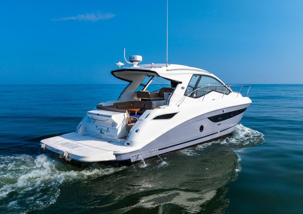 Sea Ray Sundancer 350 Coupe image