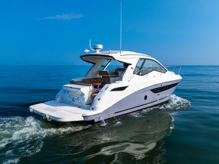 Sea Ray Sundancer 350 Coupe image