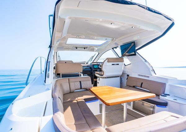 Sea Ray Sundancer 350 Coupe image