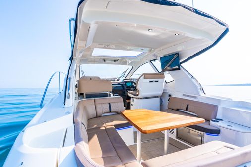 Sea Ray Sundancer 350 Coupe image