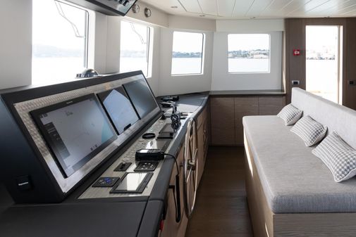 Terranova Yachts T85 image