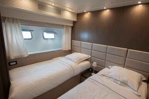 Terranova Yachts T85 image