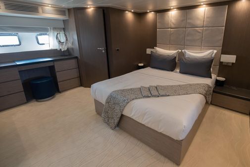 Terranova Yachts T85 image