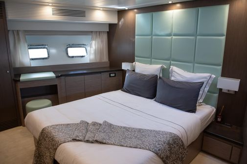 Terranova Yachts T85 image