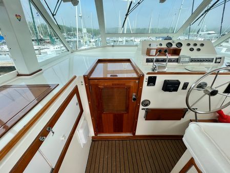 Bertram 42 Flybridge Motor Yacht image