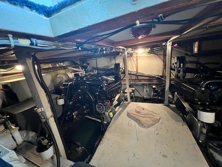 Bertram 42 Flybridge Motor Yacht image