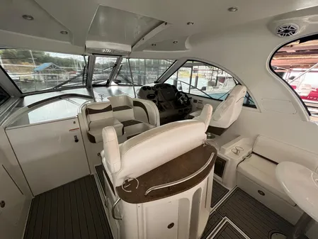 Cruisers Yachts 390 Sports Coupe image