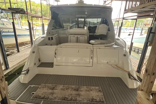 Cruisers Yachts 390 Sports Coupe image