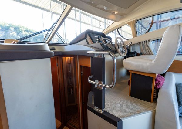 Azimut 40 Flybridge image