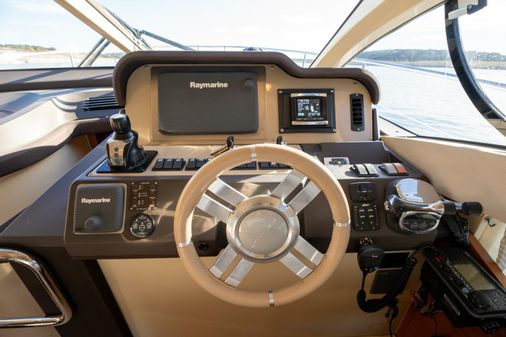 Azimut 40 Flybridge image