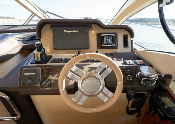Azimut 40 image