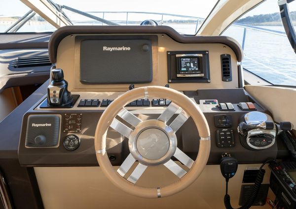 Azimut 40 Flybridge image