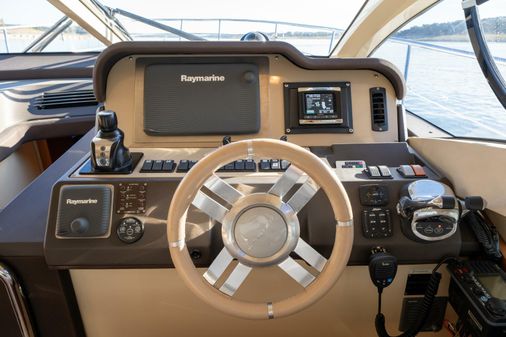 Azimut 40 Flybridge image