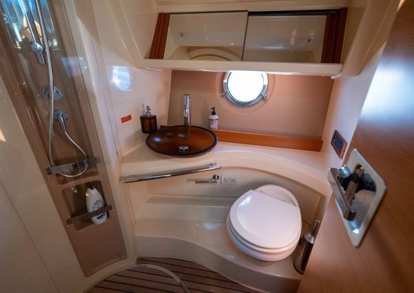 Azimut 40 Flybridge image