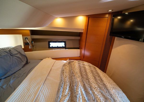 Azimut 40 Flybridge image