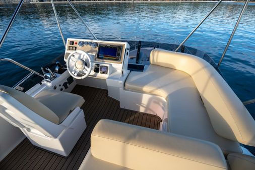 Azimut 40 Flybridge image