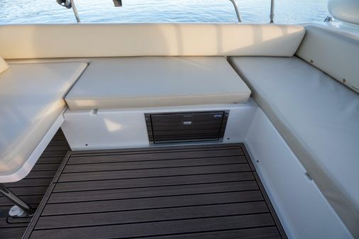 Azimut 40 Flybridge image